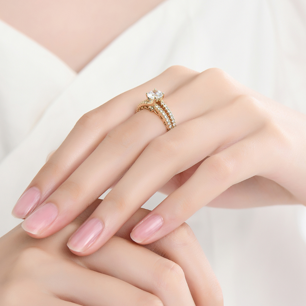 Victoria Engagement / Wedding Ring