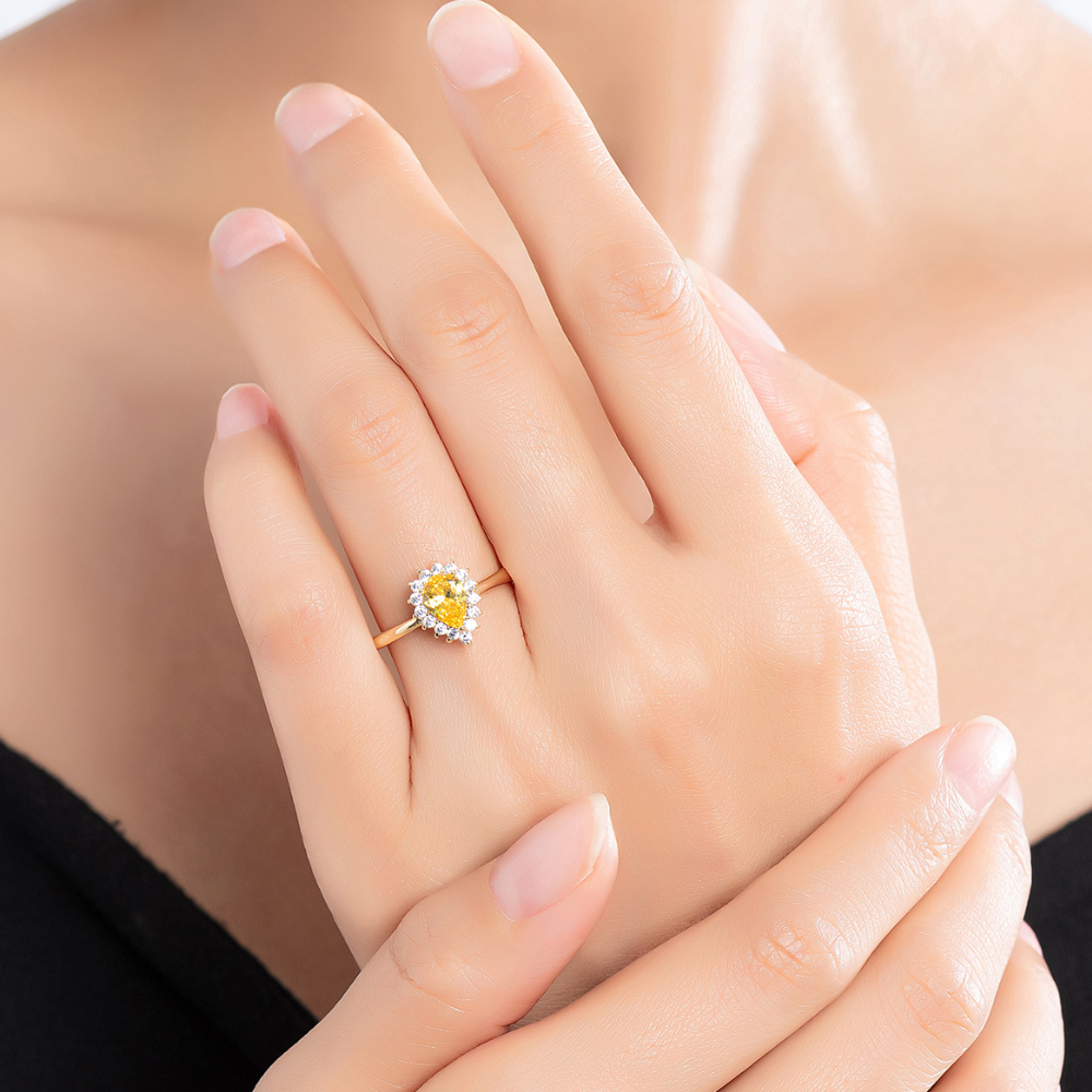 Maia Teardrop Ring