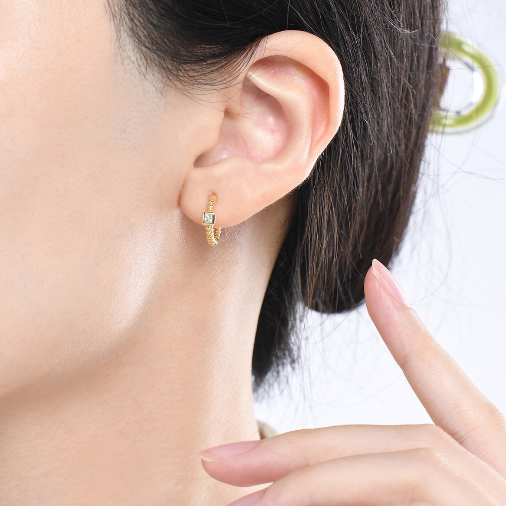 Alia Dainty Petite Hoop Earrings
