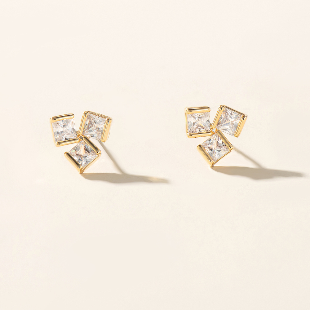 Yuki Cluster Earrings - 925 Silver Post