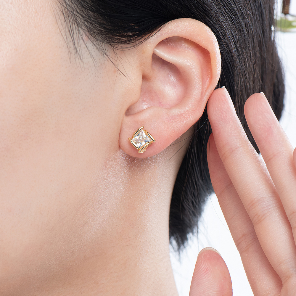 Kelly Stud Earrings - 925 Silver Post