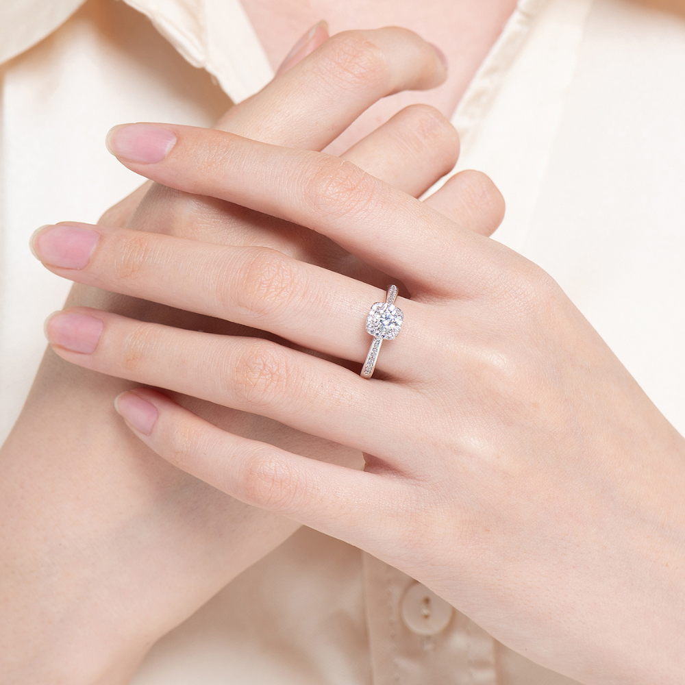 Nadia Ring