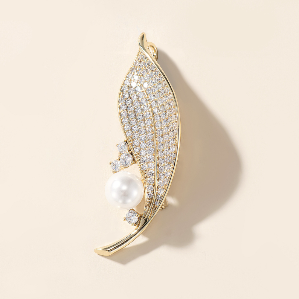 Martha Leaf Brooch