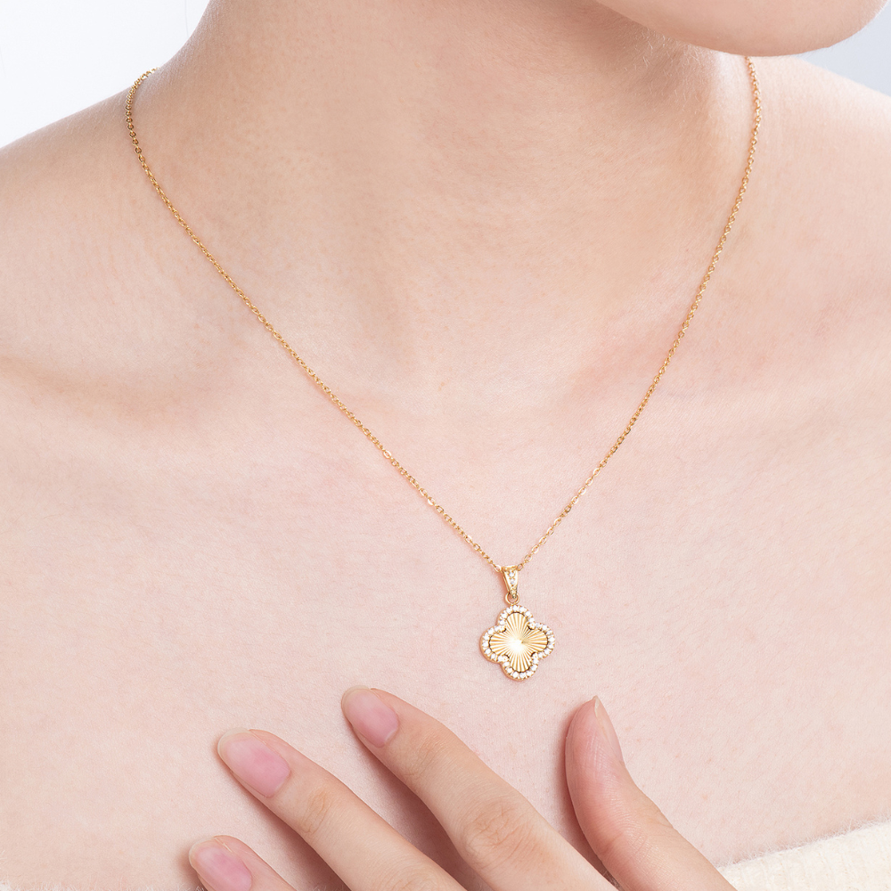 Stainless Steel Liz Clover Necklace