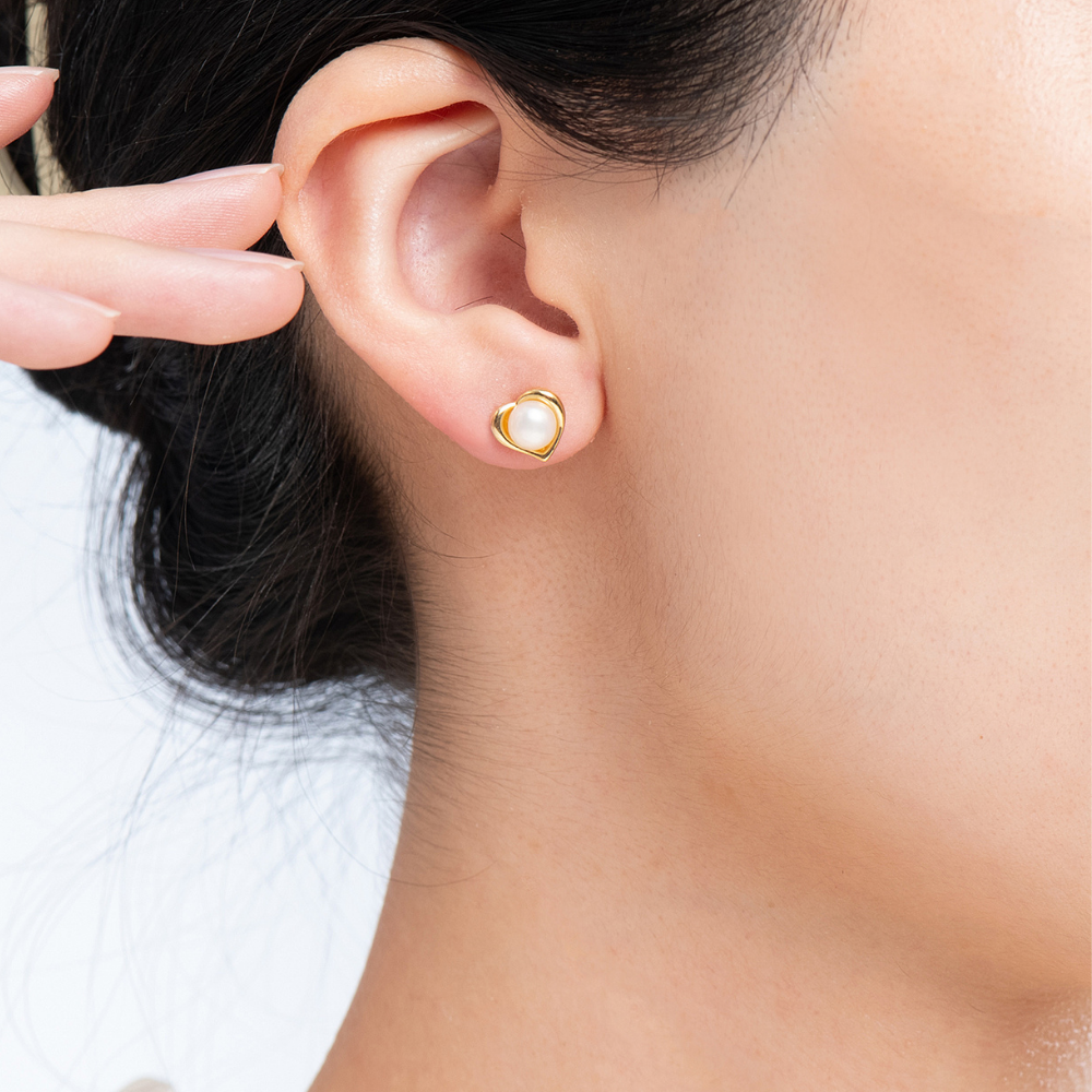 Serena Pearl Heart Stud Earrings