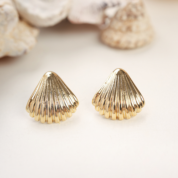 Selene Shell Stud Earrings