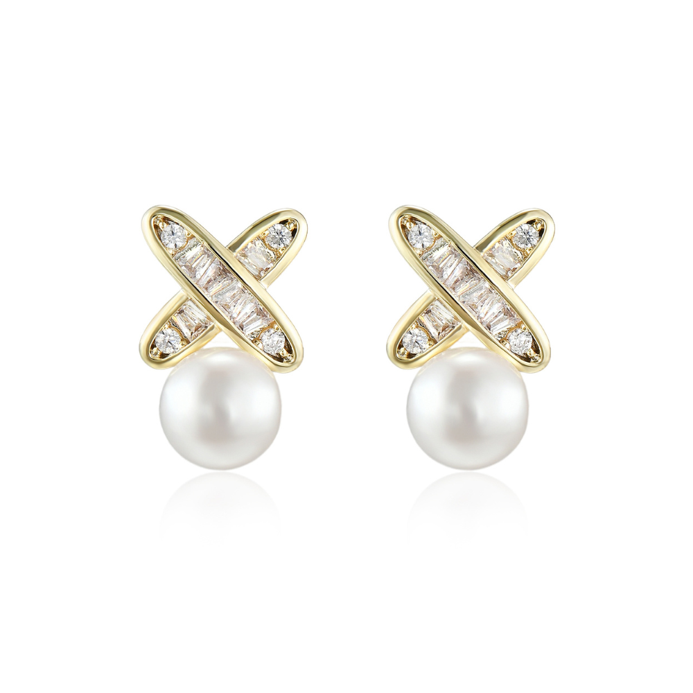 Calla Freshwater Pearl Stud Earrings