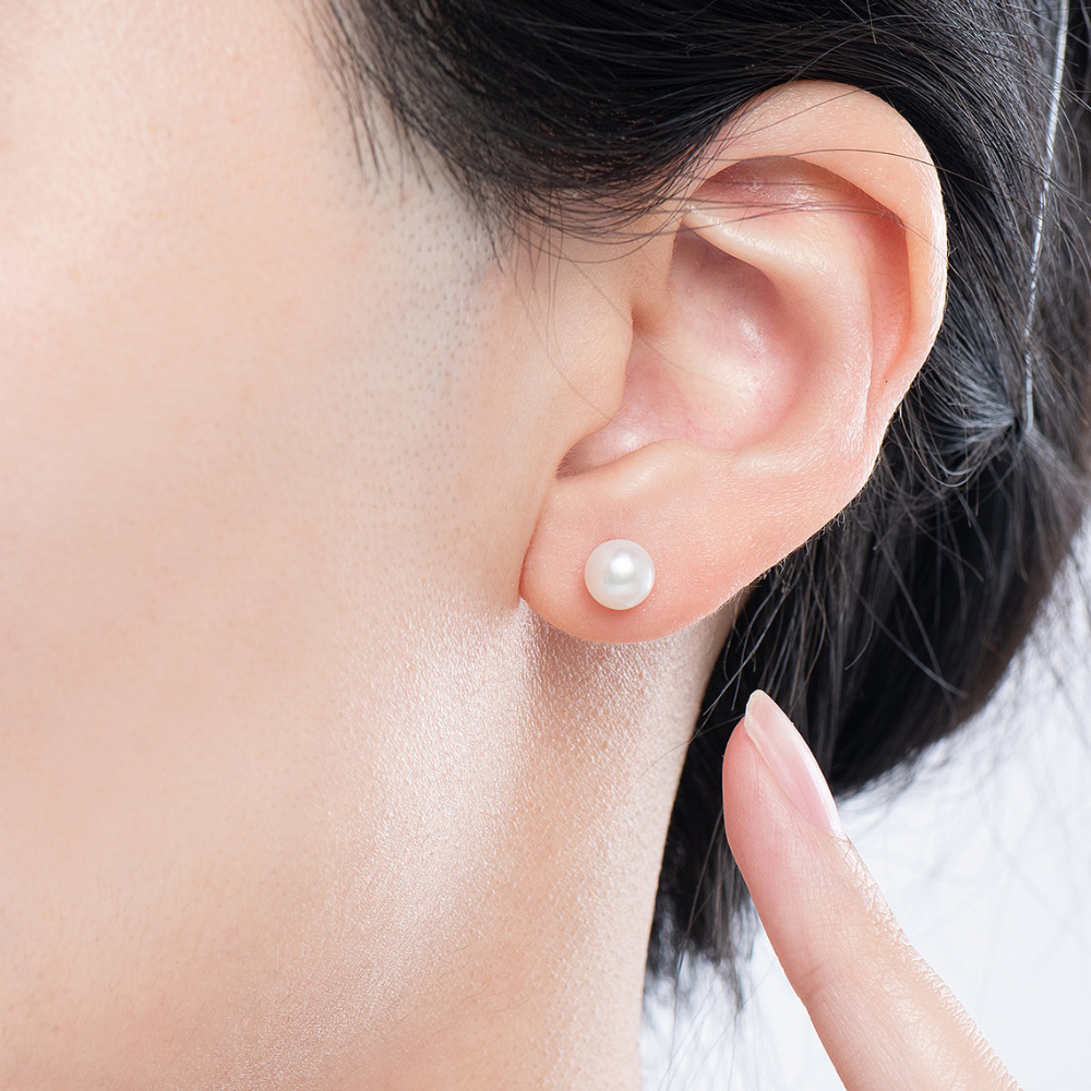 Shea Freshwater Pearl Stud Earrings