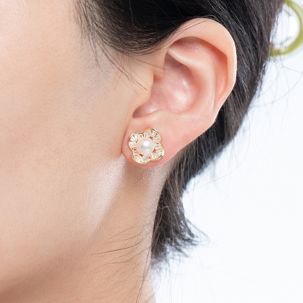 Ellie Freshwater Pearl Flower Stud Earrings