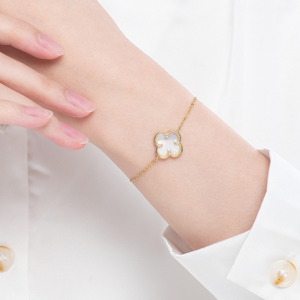 Kaia Clover Bracelet with Mother of Pearl Inlay
