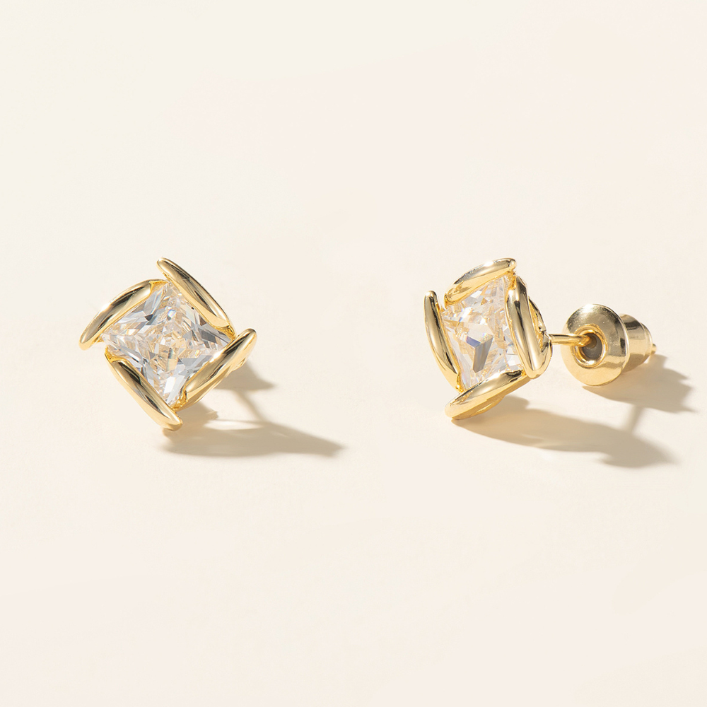 Kelly Stud Earrings - 925 Silver Post