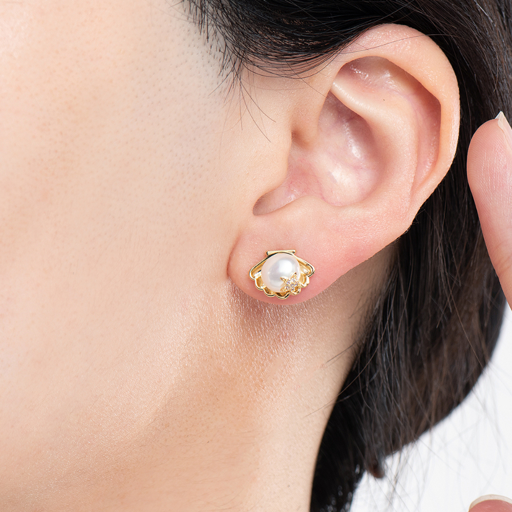 Seryna Seashell Summer Pearl Stud Earrings