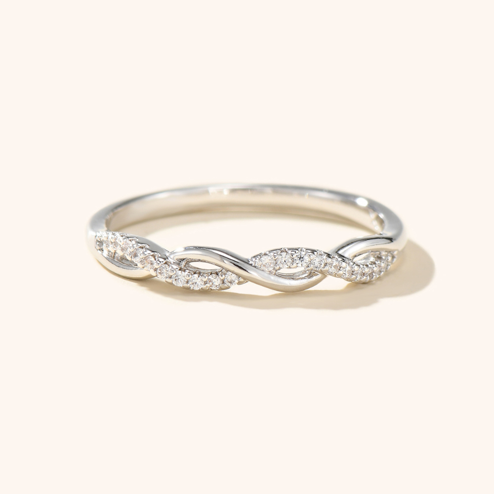 Sanya Twisted Eternity Band Ring
