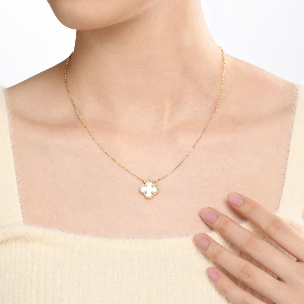 Kaia Clover Mother of Pearl Necklace